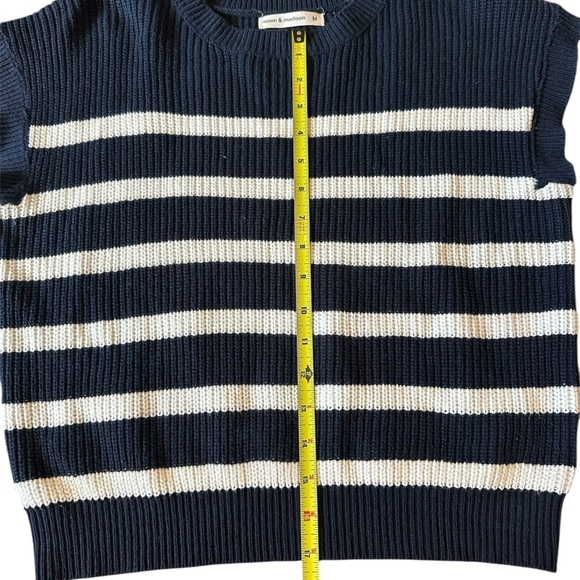NWOT Moon & Madison Blue and White Striped Knit Sweater Shirt Medium - Picture 11 of 12